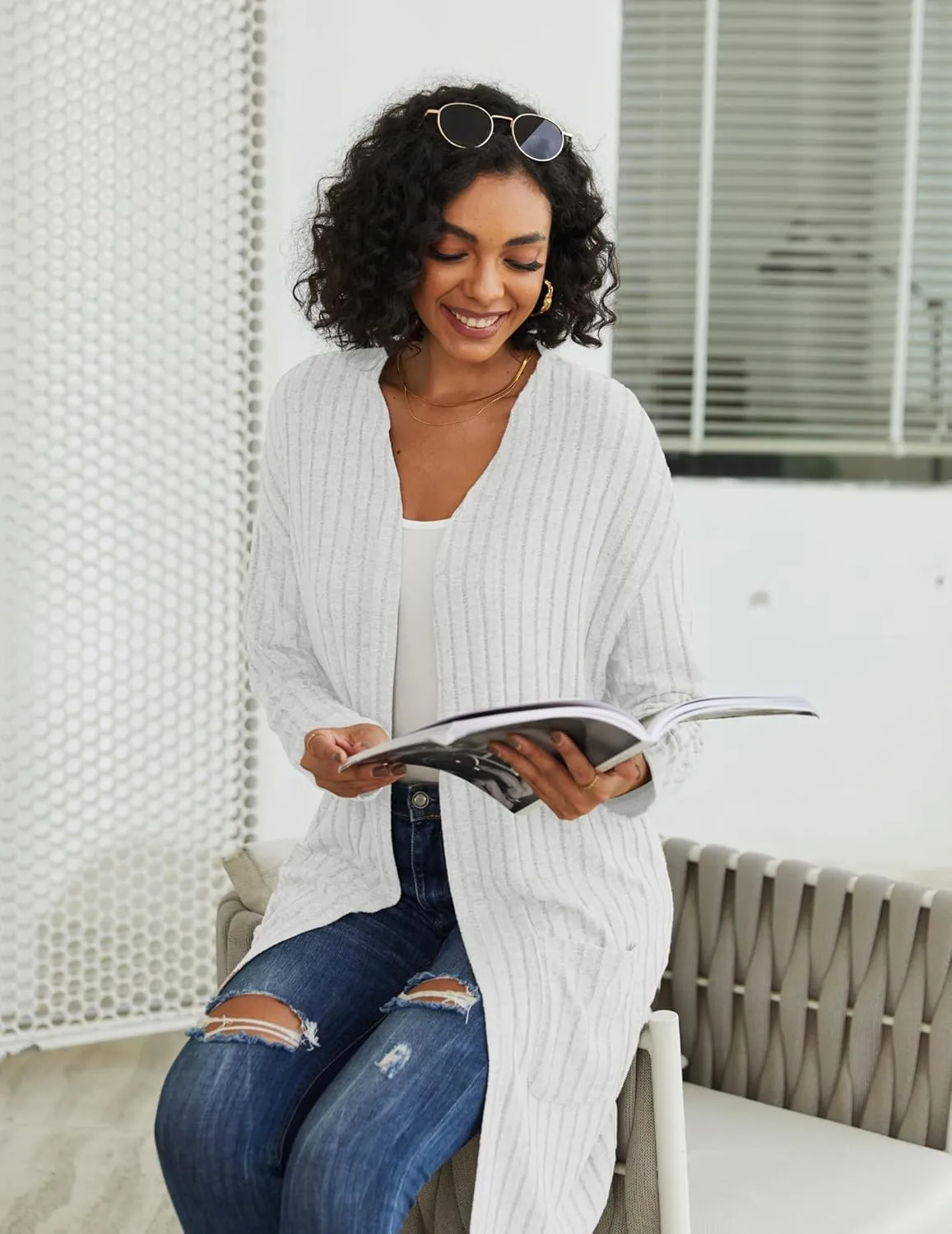 Womens Cardigan Sweater Lightweigh Long Sleeve Open Front Knit Oversized Cardigans with Pockets Trendy Spring Tops