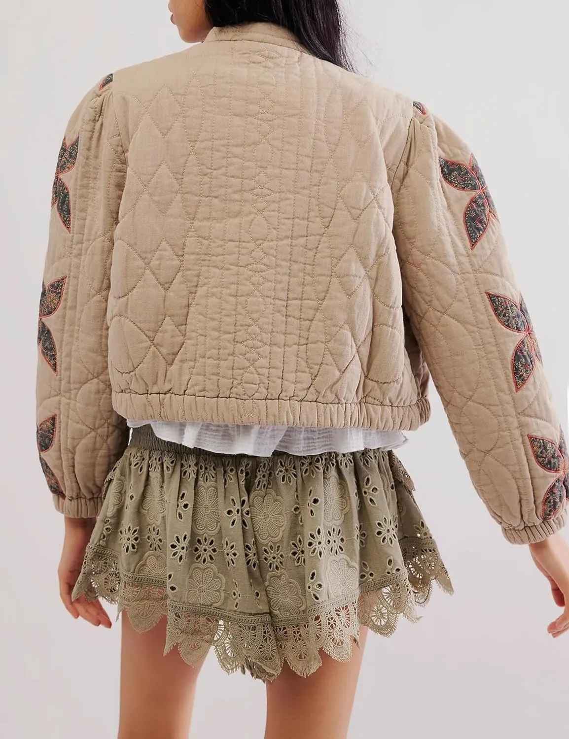 Women’s Floral Quilted Puffer Jacket Lightweight Cropped Embroidered Button Down Jacket Padded Coats with Pockets