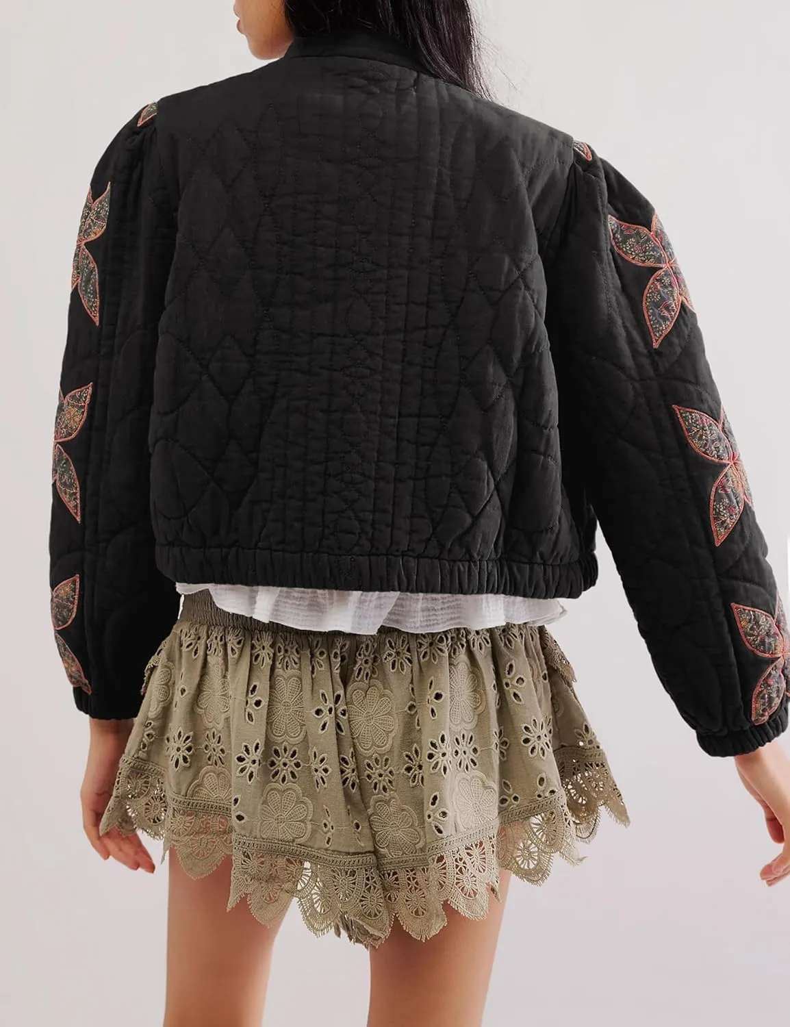 Women’s Floral Quilted Puffer Jacket Lightweight Cropped Embroidered Button Down Jacket Padded Coats with Pockets